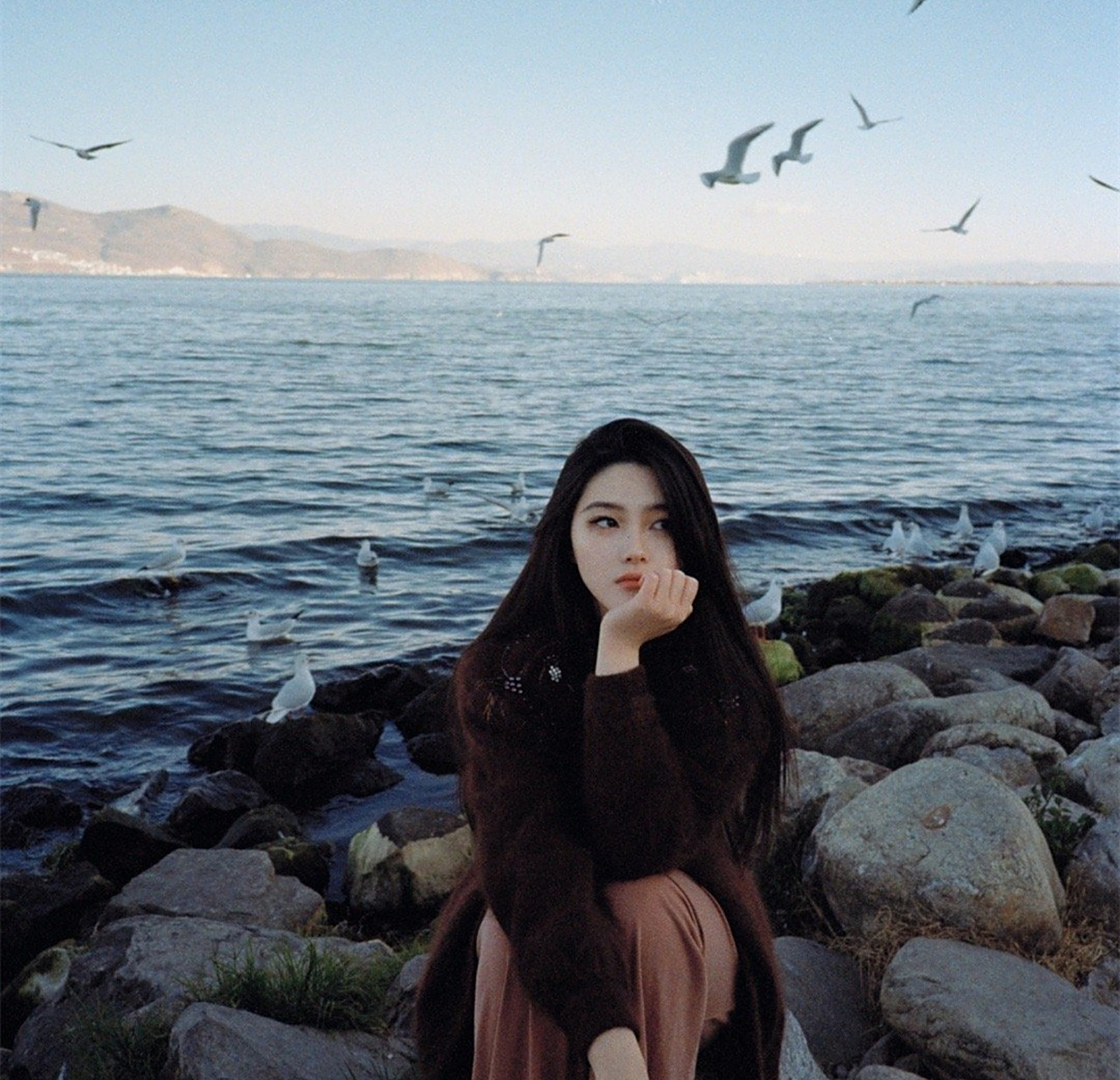 上海女网红云南洱海美拍!纯欲天花板