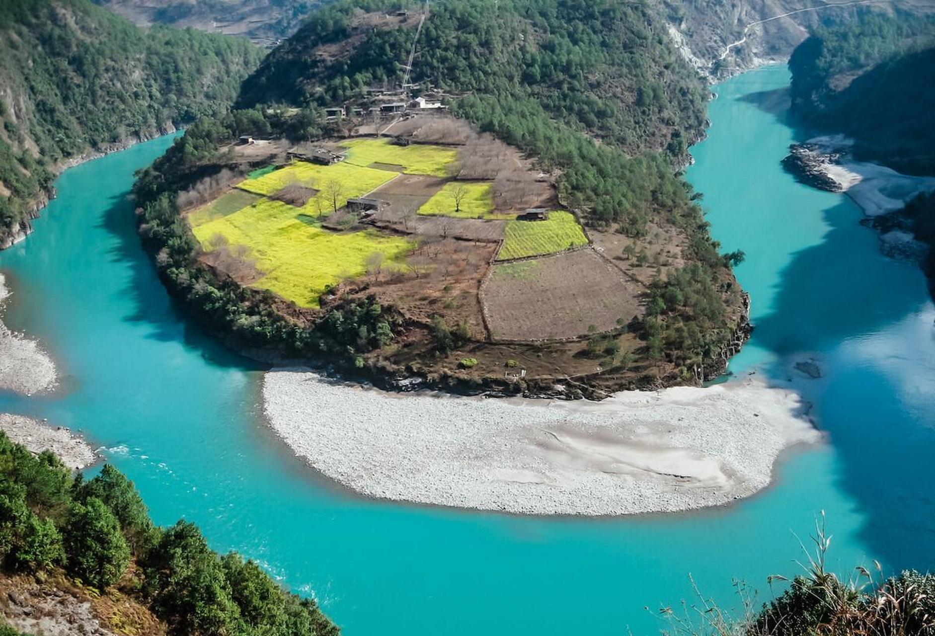 滇西北环线走完了,用了11天.最大感受就是:一个云南就够玩一辈子了.