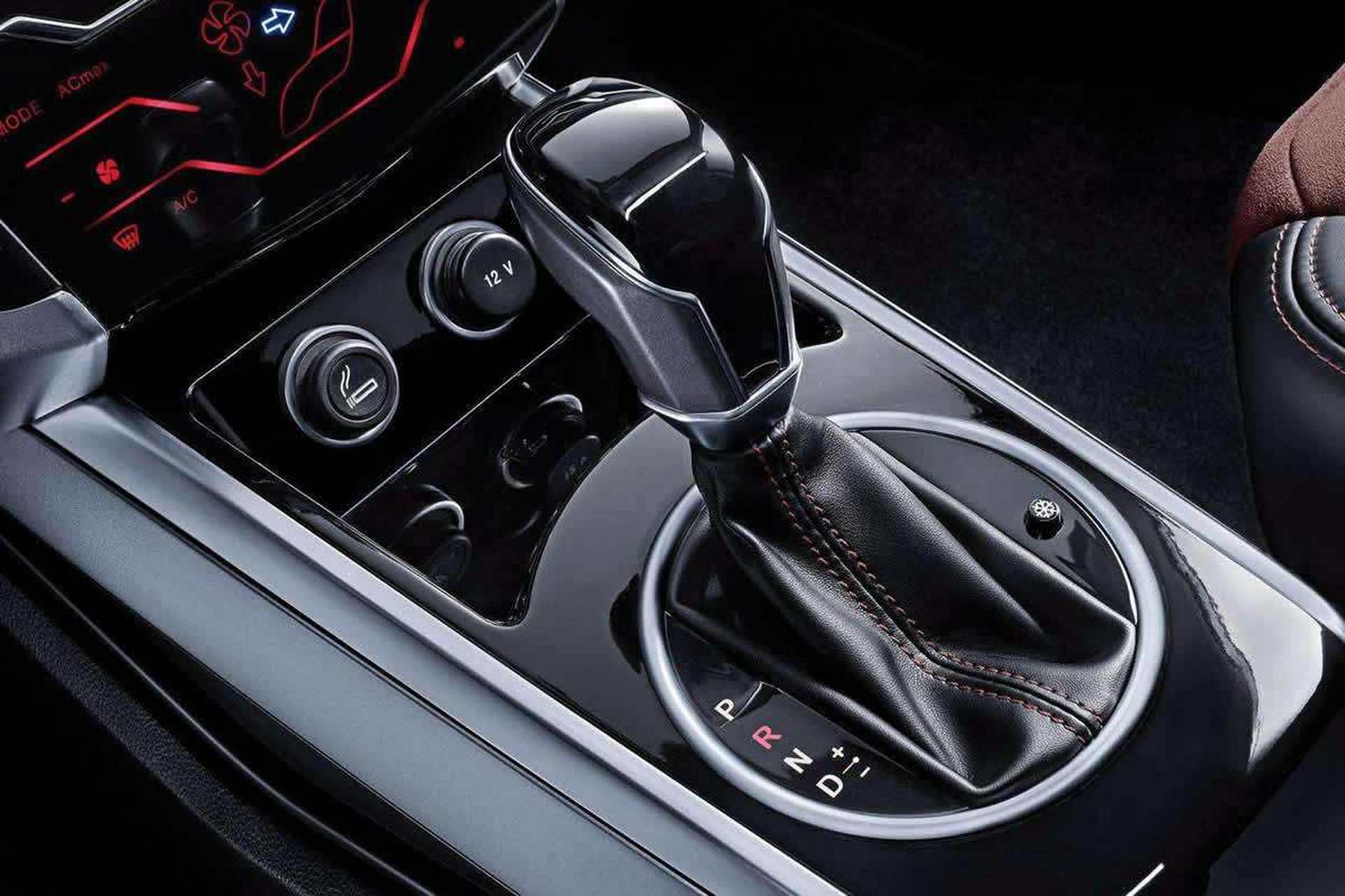 自动挡字母代表 p档——不走了(停车) r档——后退(倒车) n档——短暂