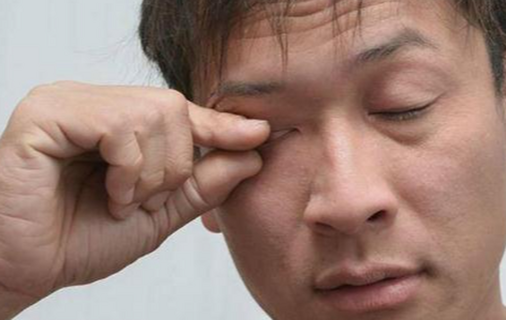 鼻塞在肺,眼花在肺,头晕还在肺,中医教你养好肺  鼻塞在肺:肺开窍于鼻