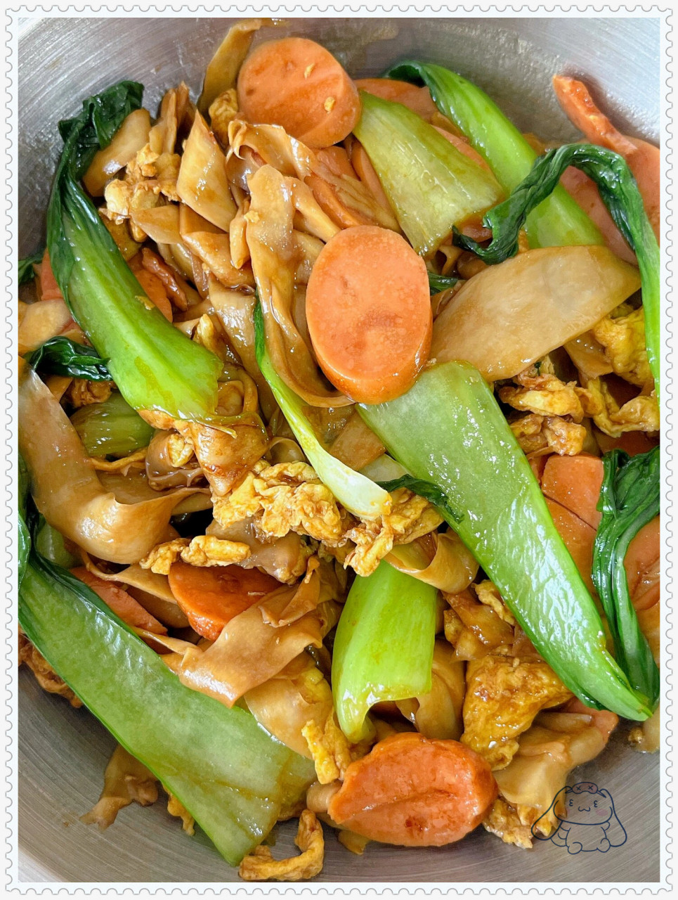 准备食材:油菜,香肠,杏鲍菇,鸡蛋.