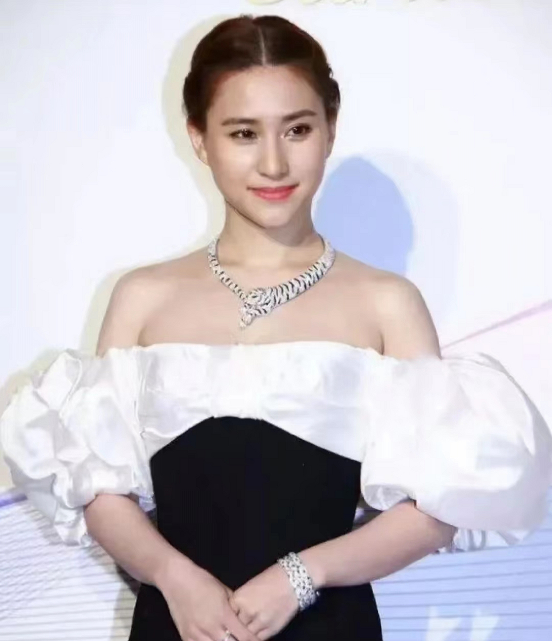 赌王三太陈婉珍将这条全世界仅此一条的项链送给了女儿何超莲