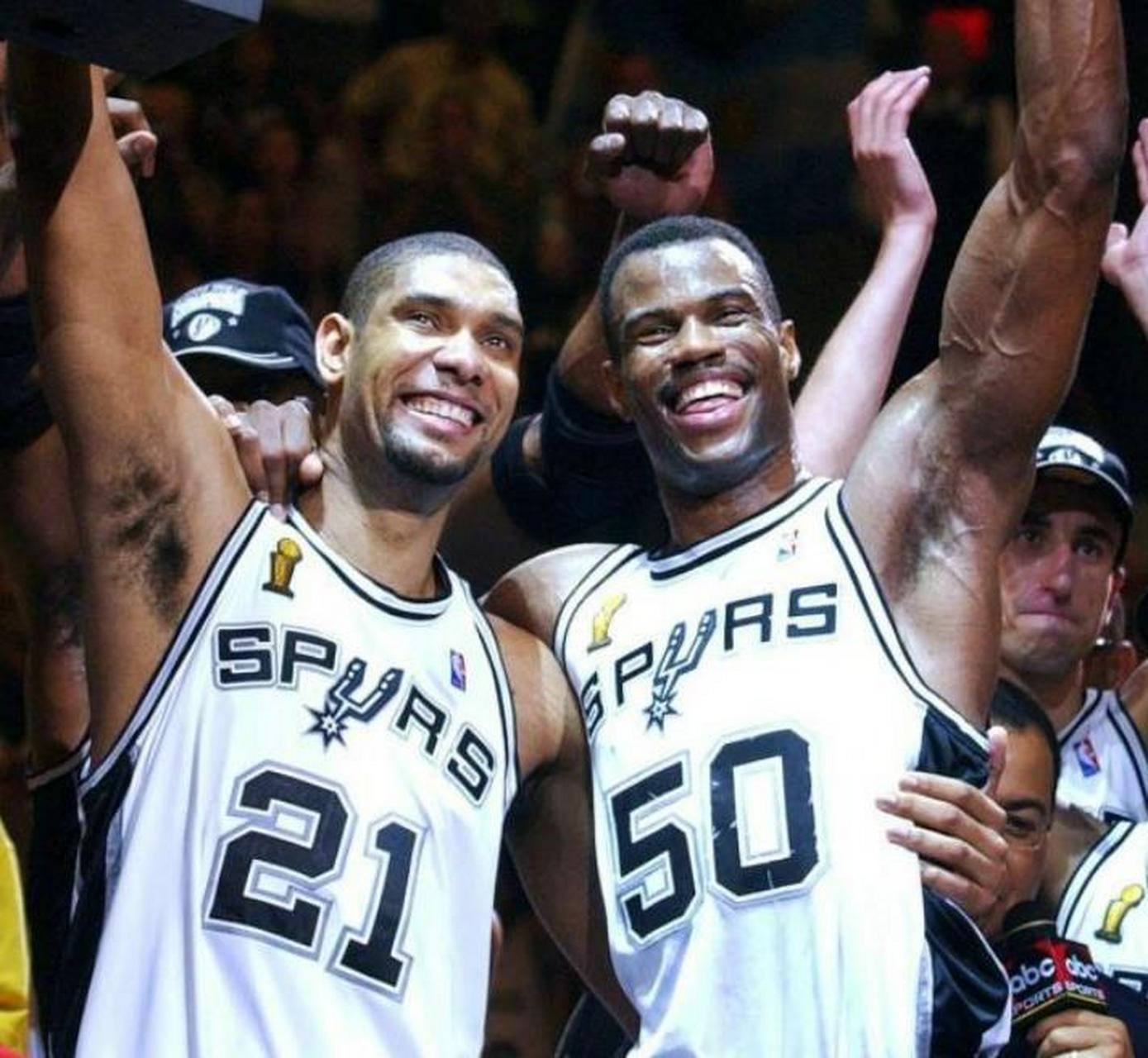 前两次选了大卫-罗宾逊和邓肯,5月17日讯 nba乐透抽签,马刺抽中状元签