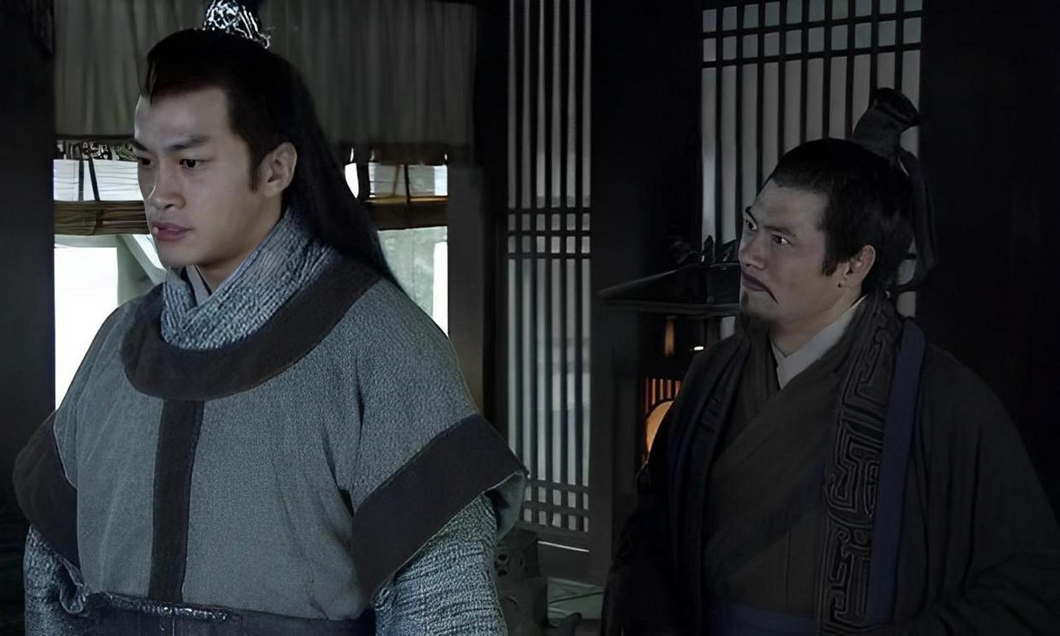 吕布和他的大臣陈宫一起被俘.