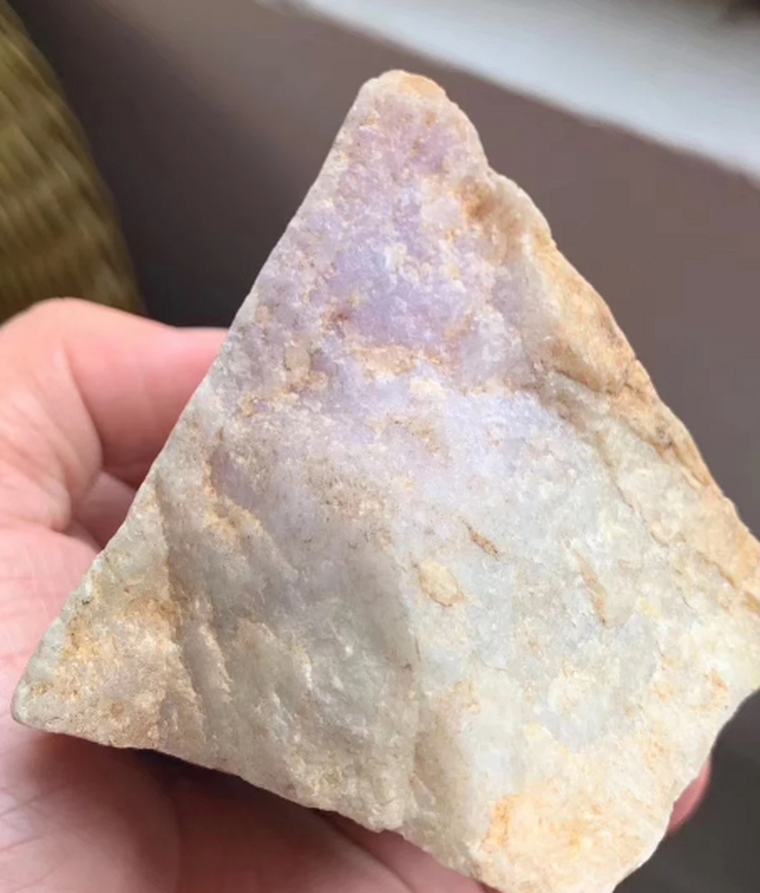 点击头像看直播##翡翠原石#木那精品紫罗兰挂件牌子料,紫色浓郁,蜒揶