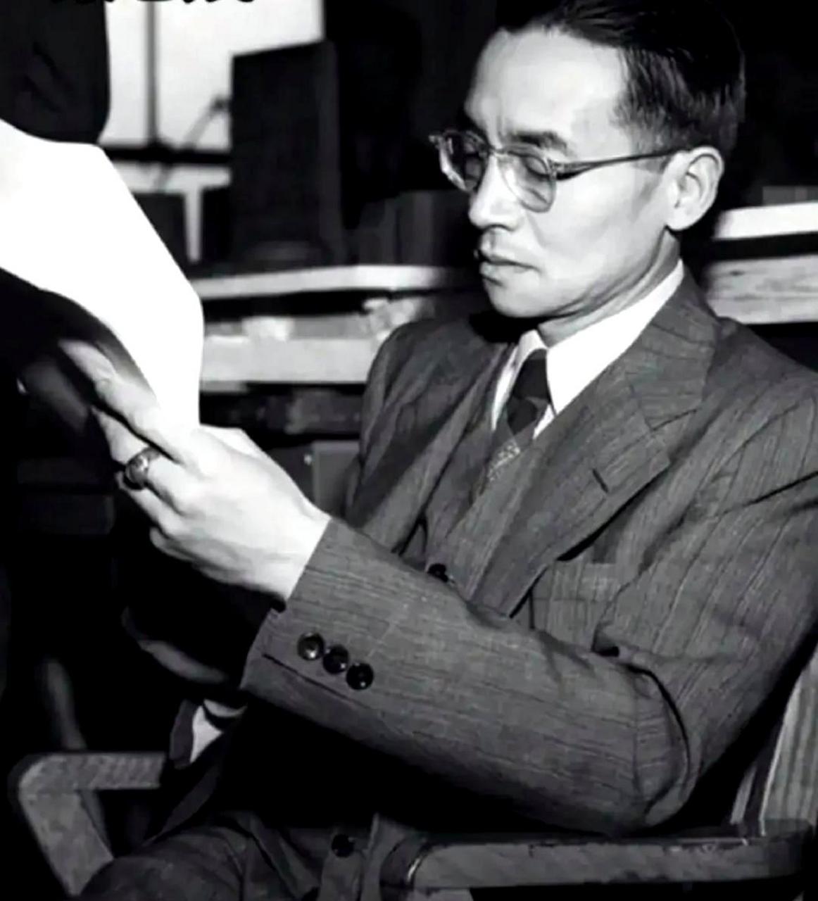 看到梁思成的照片,我明白了林徽因为什么选择了他.