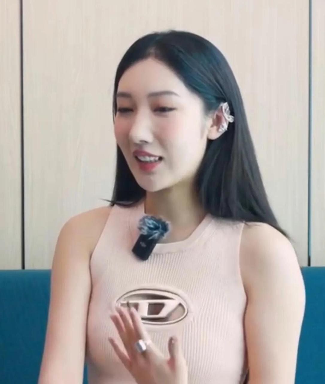 都美竹精修图与未修图对比,你们觉得怎么样?