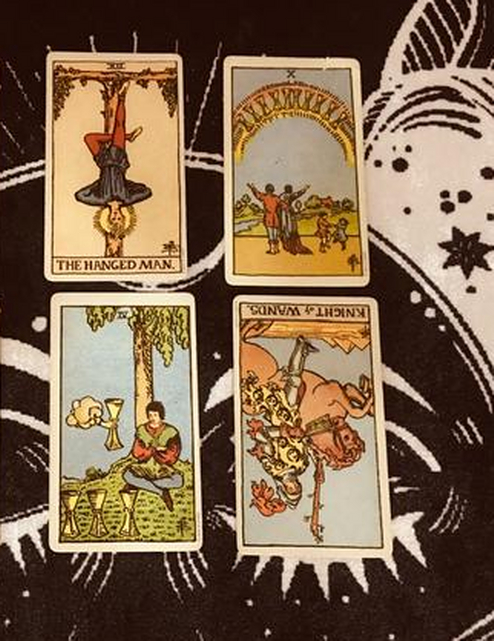 白羊座下个月停滞不前,等待想要的答案 恋人牌的出现可以说你们之间