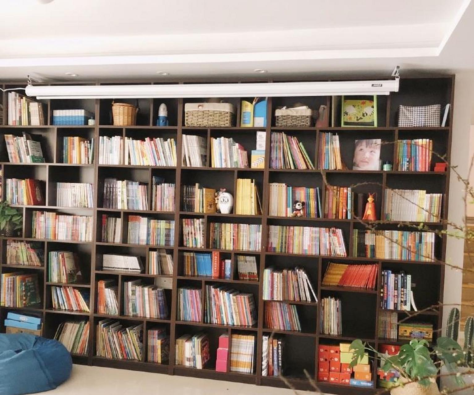碎碎念我家的大书架[good] 两 做整面墙书架,纯粹就是因为给家里的书