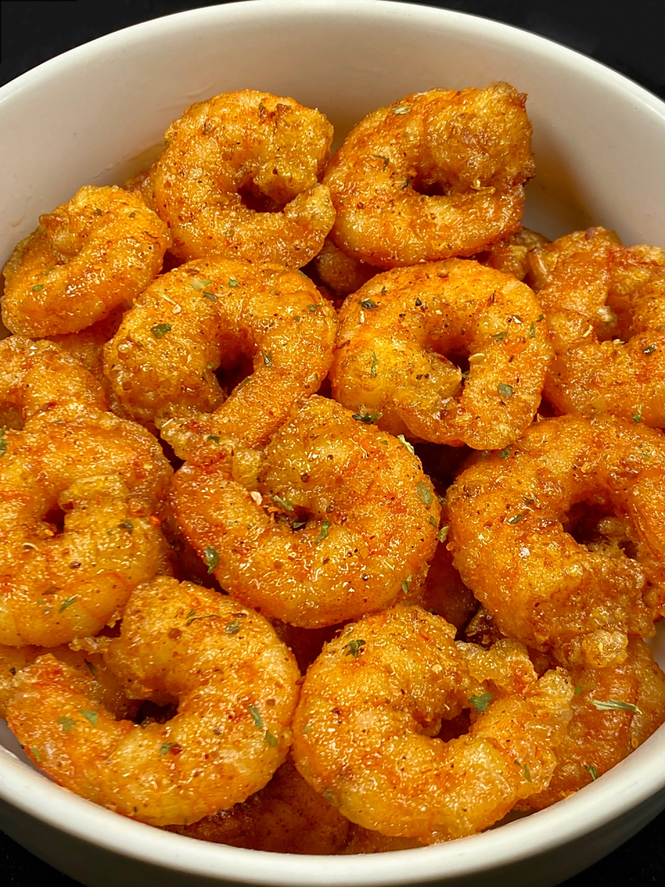 我妈做了香酥的椒盐虾仁真的可好吃了,香迷糊啦!