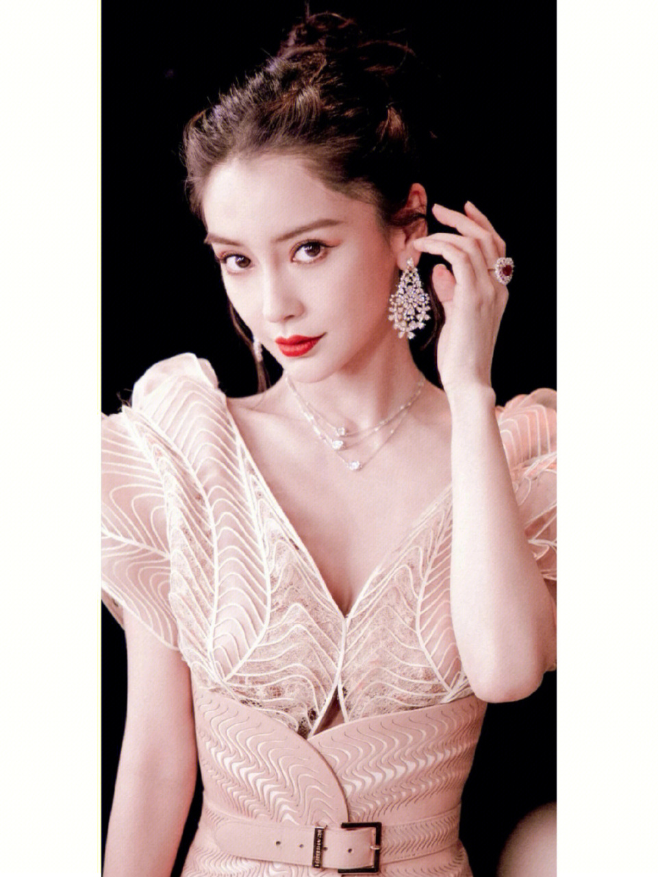 angelababy95套高定图片