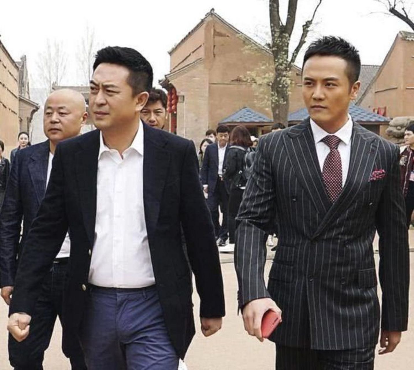 姬他吐槽表哥张嘉译:14年前我大病一场,张嘉译不仅不关心我,还大骂我