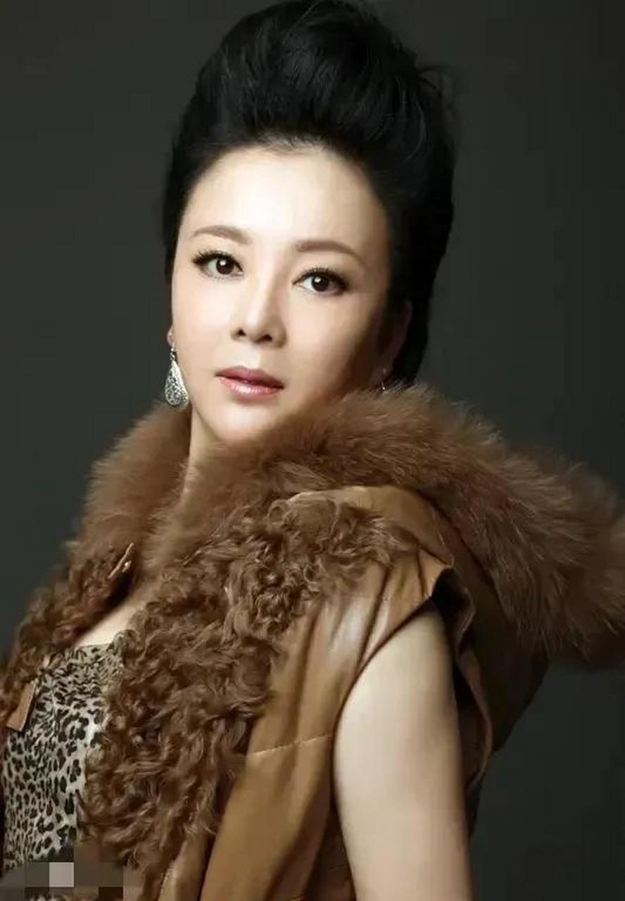 水浒传里孙二娘的扮演者梁丽,也是被低估的女演员!