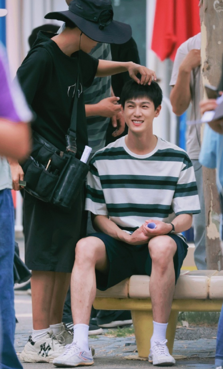 李昀锐致1999年的自己路透图,好有少年感 676767[大笑]#李昀锐