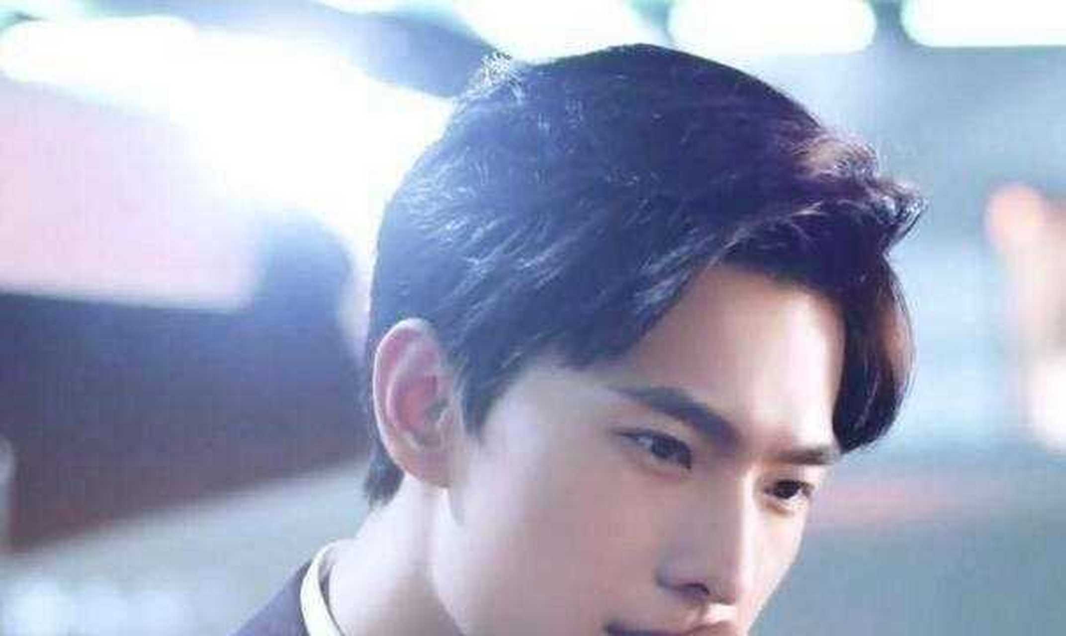 [抓狂] 剧版《小时代》,杨洋演了一个小角色,和顾里的弟弟顾淮是一对