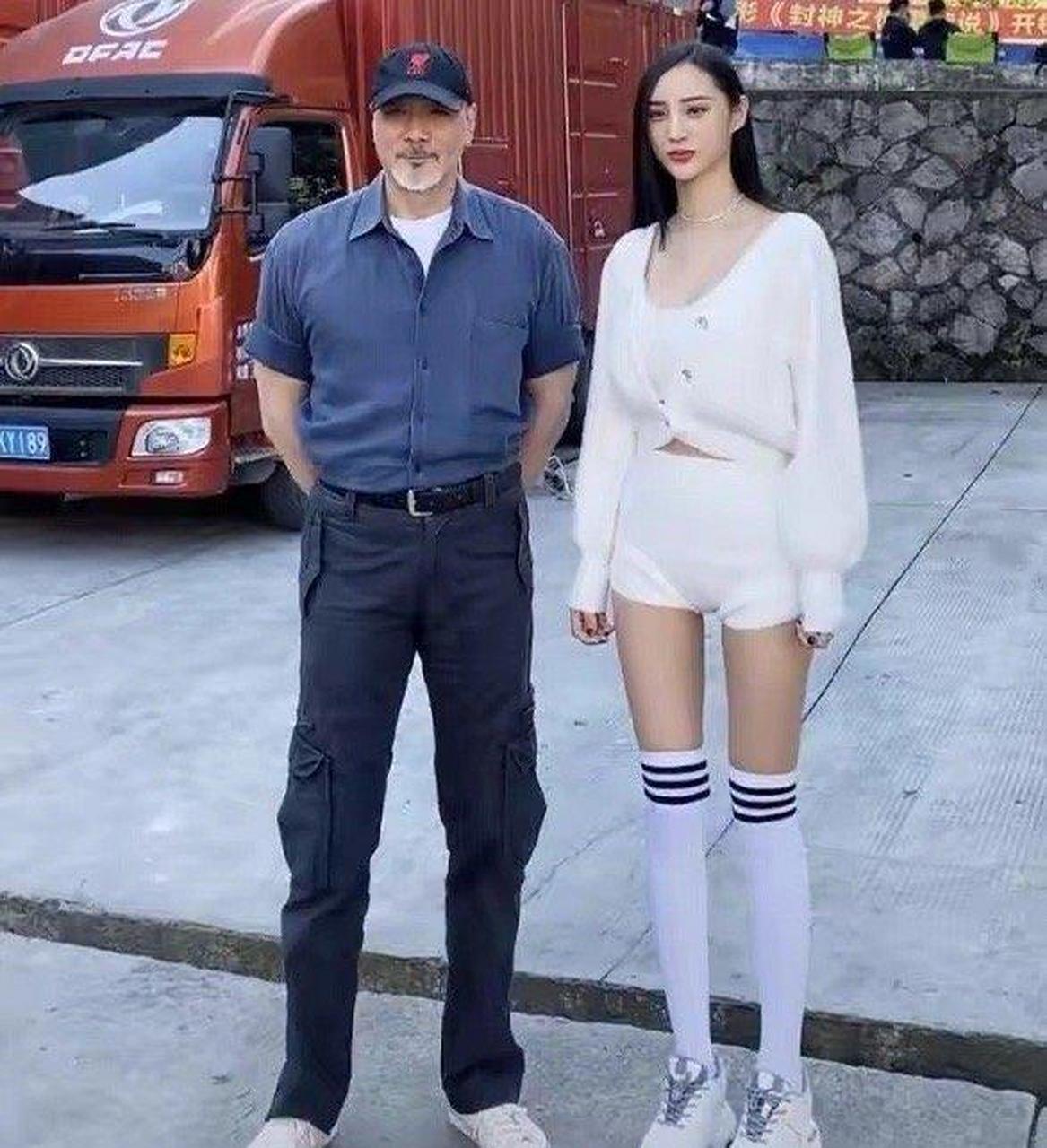 找到了,吴春怡,#有一说一# 腿是真的长 [赞]