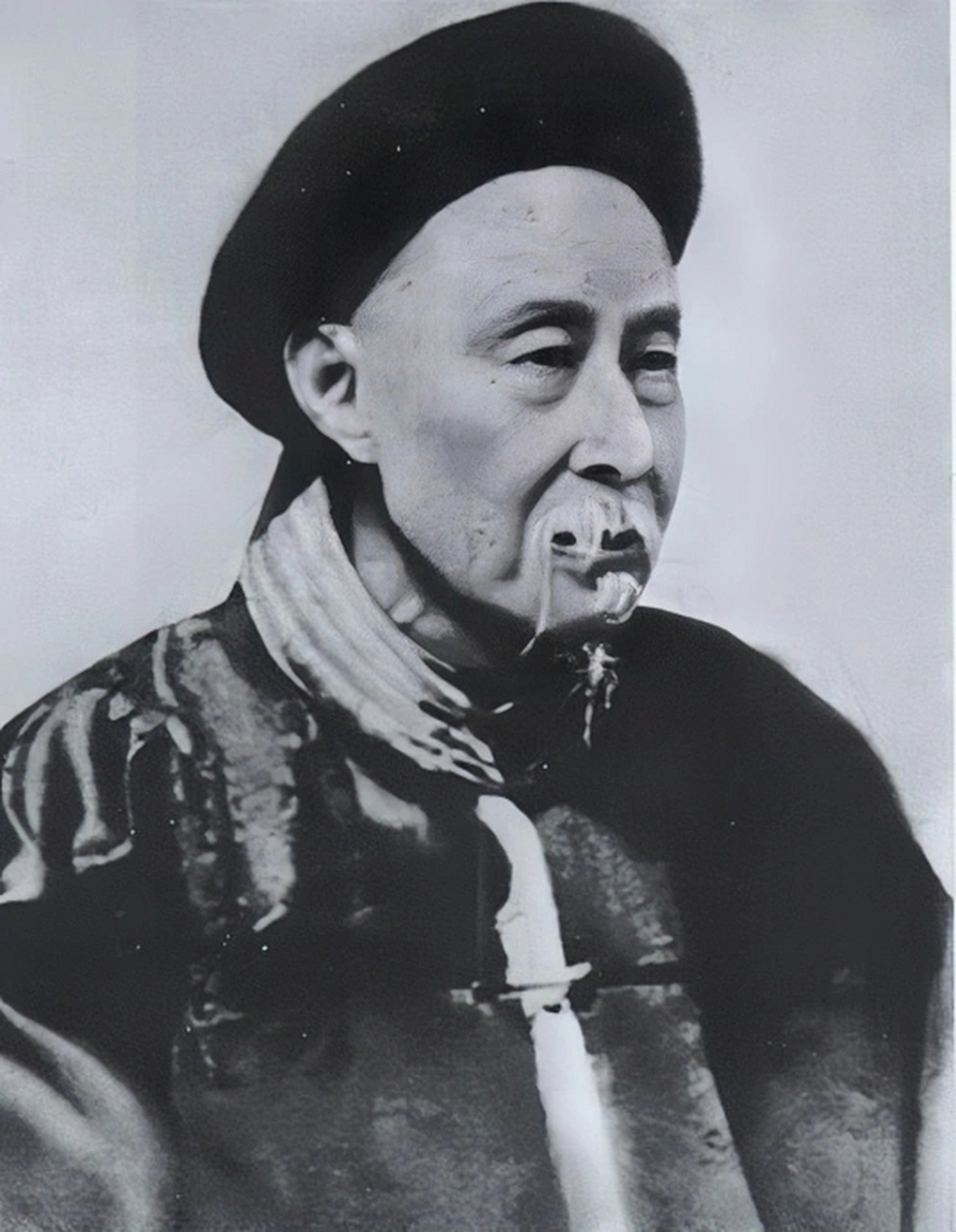 孙家鼐,清朝咸丰九年状元,与翁同龢同为光绪帝师