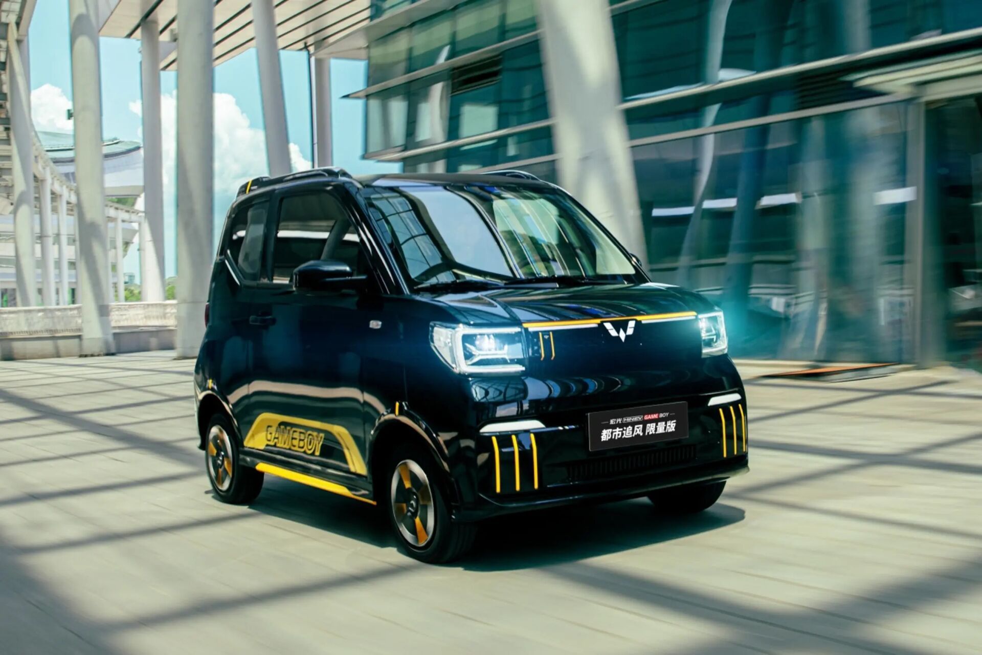 "如果说买一辆5万以内的家用代步小电车 那么一定绕不开五菱宏光mii