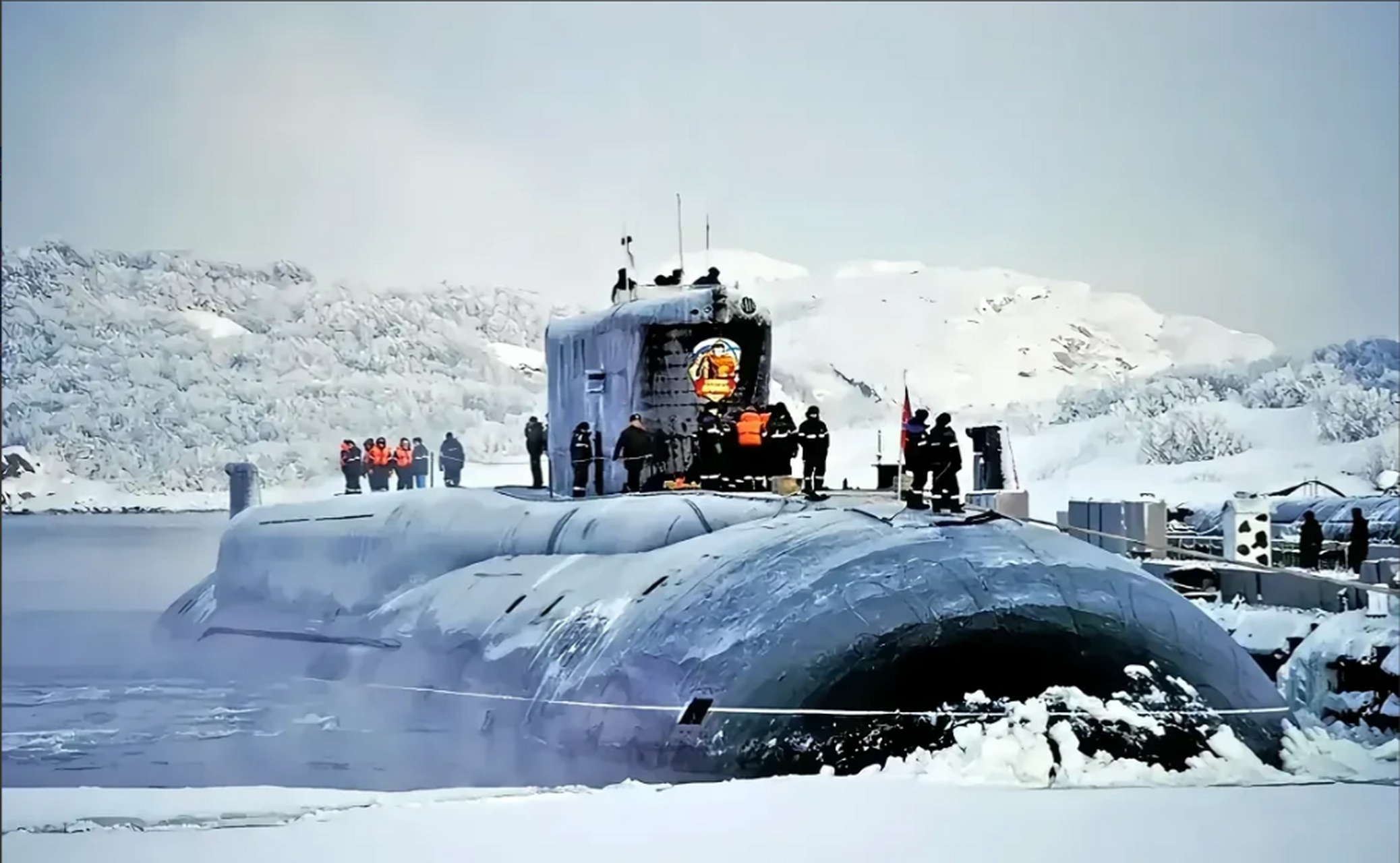 俄罗斯镇国神器"北风之神"远程战略核潜艇,"末日武器",全长170m,宽13.