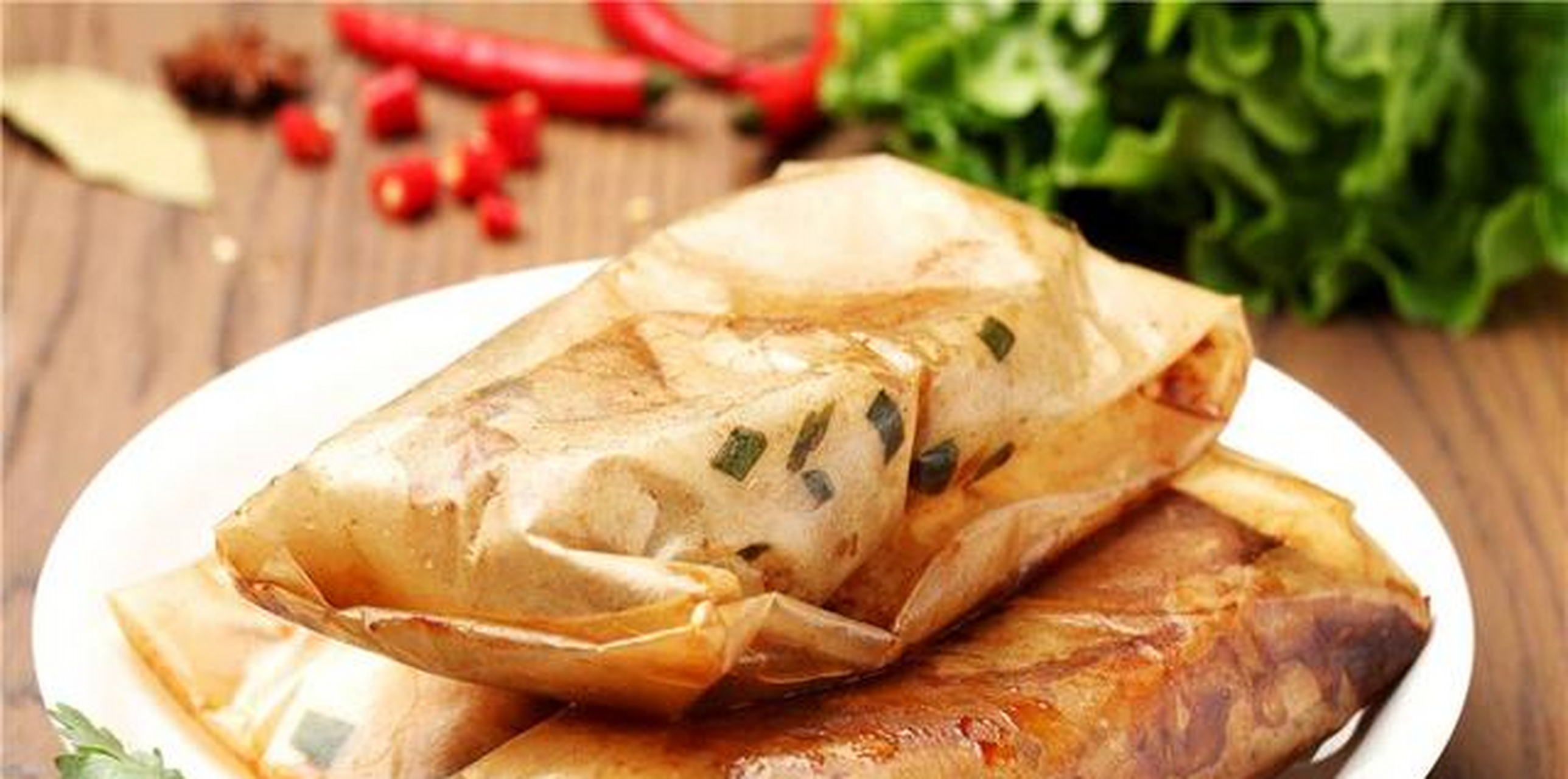 梧州纸包鸡,堪称色香味的集合体,集万千美味于一身.[小老鼠]