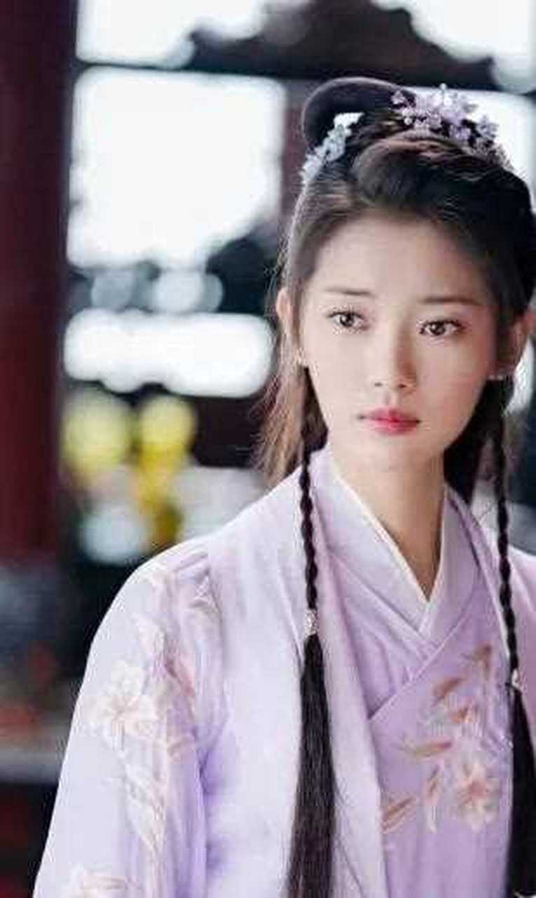 还有田曦薇的粉色,最后还有袁冰妍和宋祖儿的"土气"颜色喔!