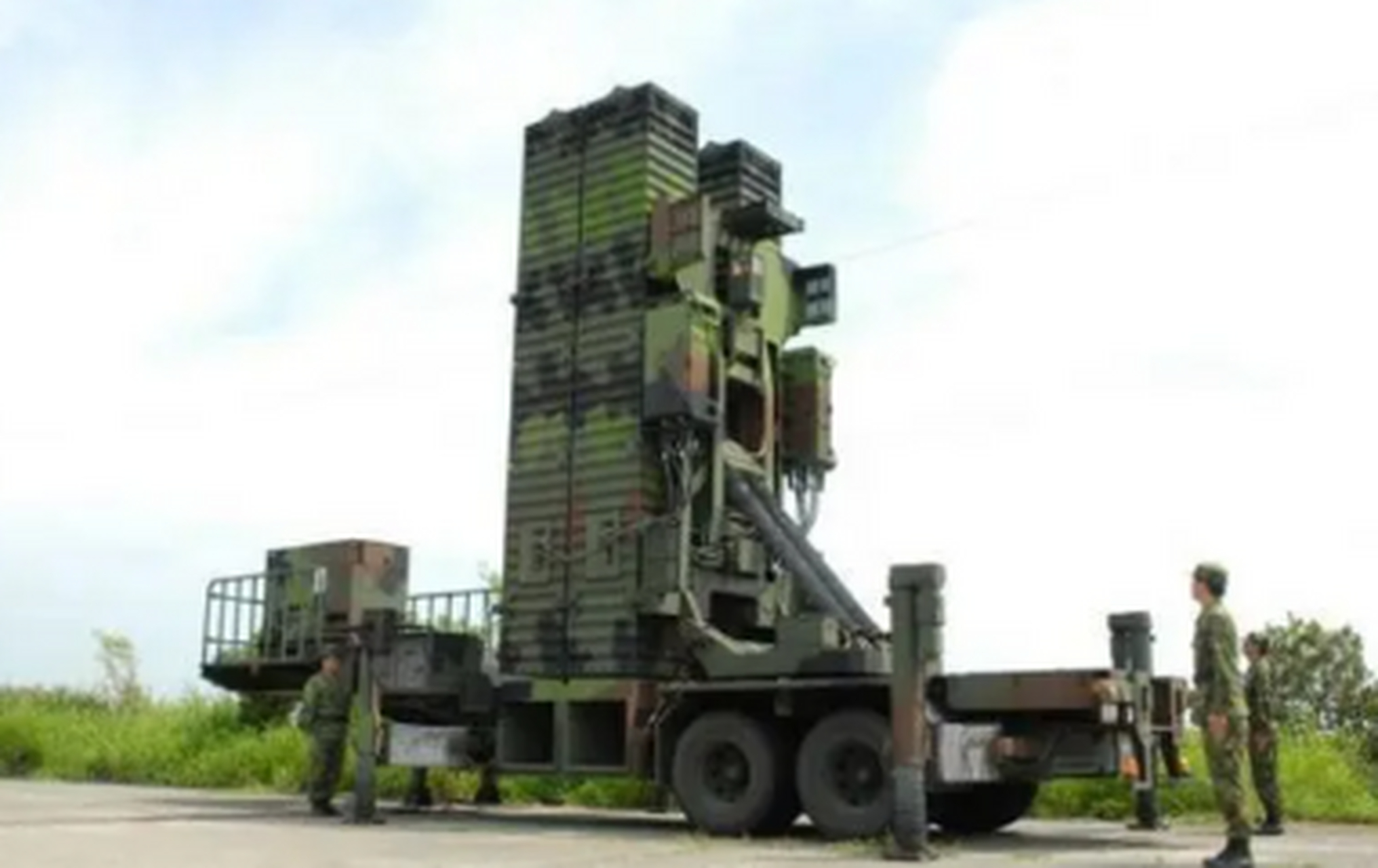 台军防空导弹7500枚,全球最密集!美军7天抵台,我们来得及吗?