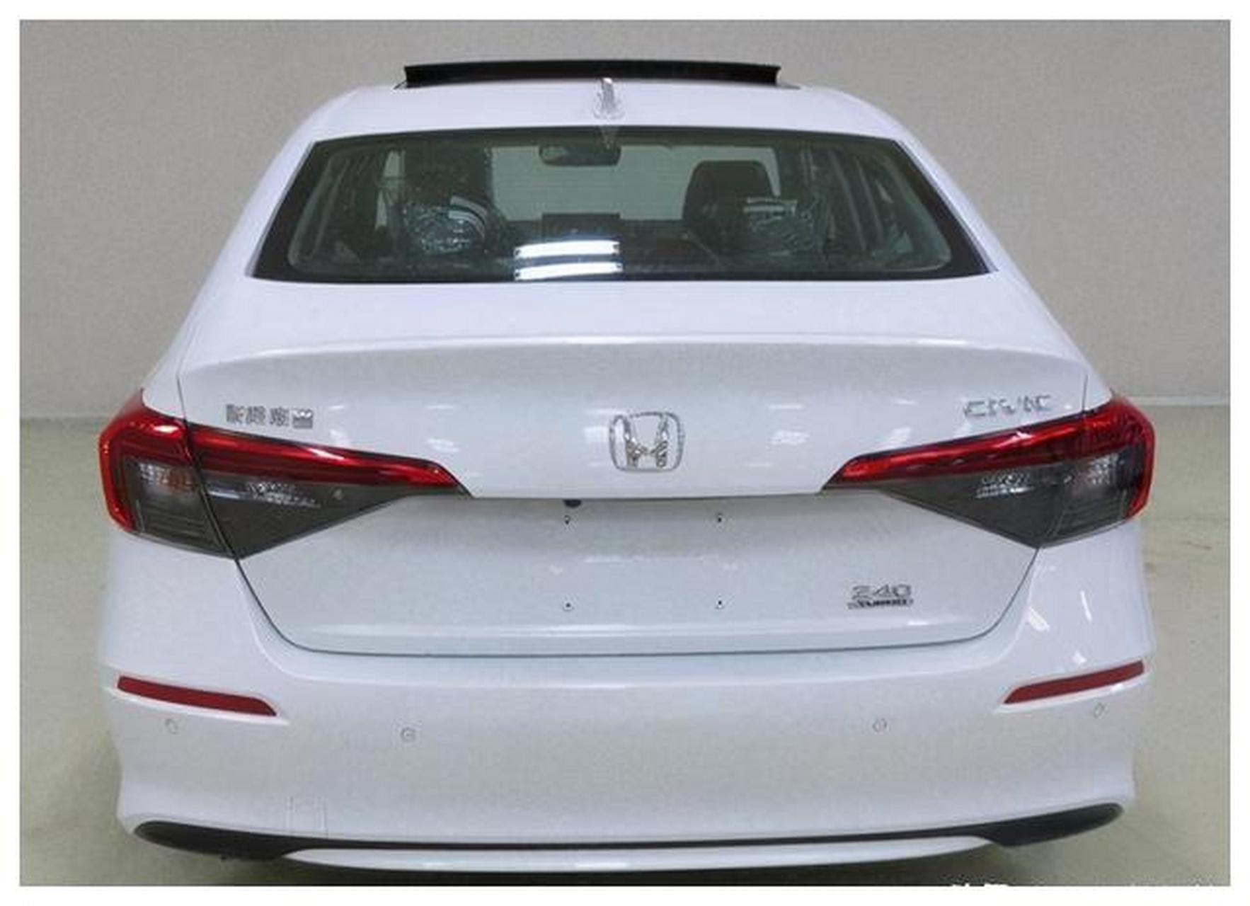 本田官方发布第十一代本田思域的官图,新车外观重新设计,沉稳内敛