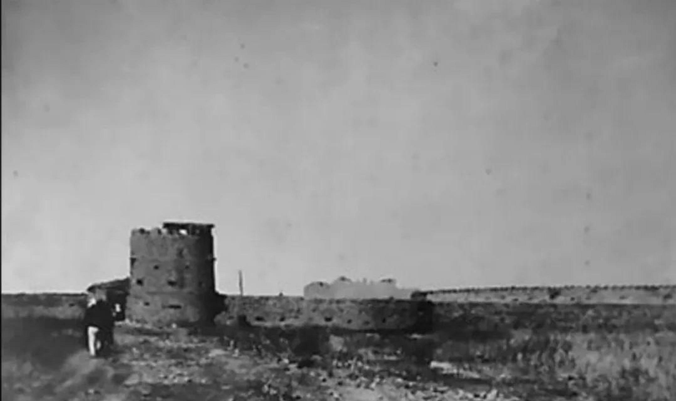 1935年的冬天,许铁英贩盐路过河北永年城,被当地盐警查获,不但没收了