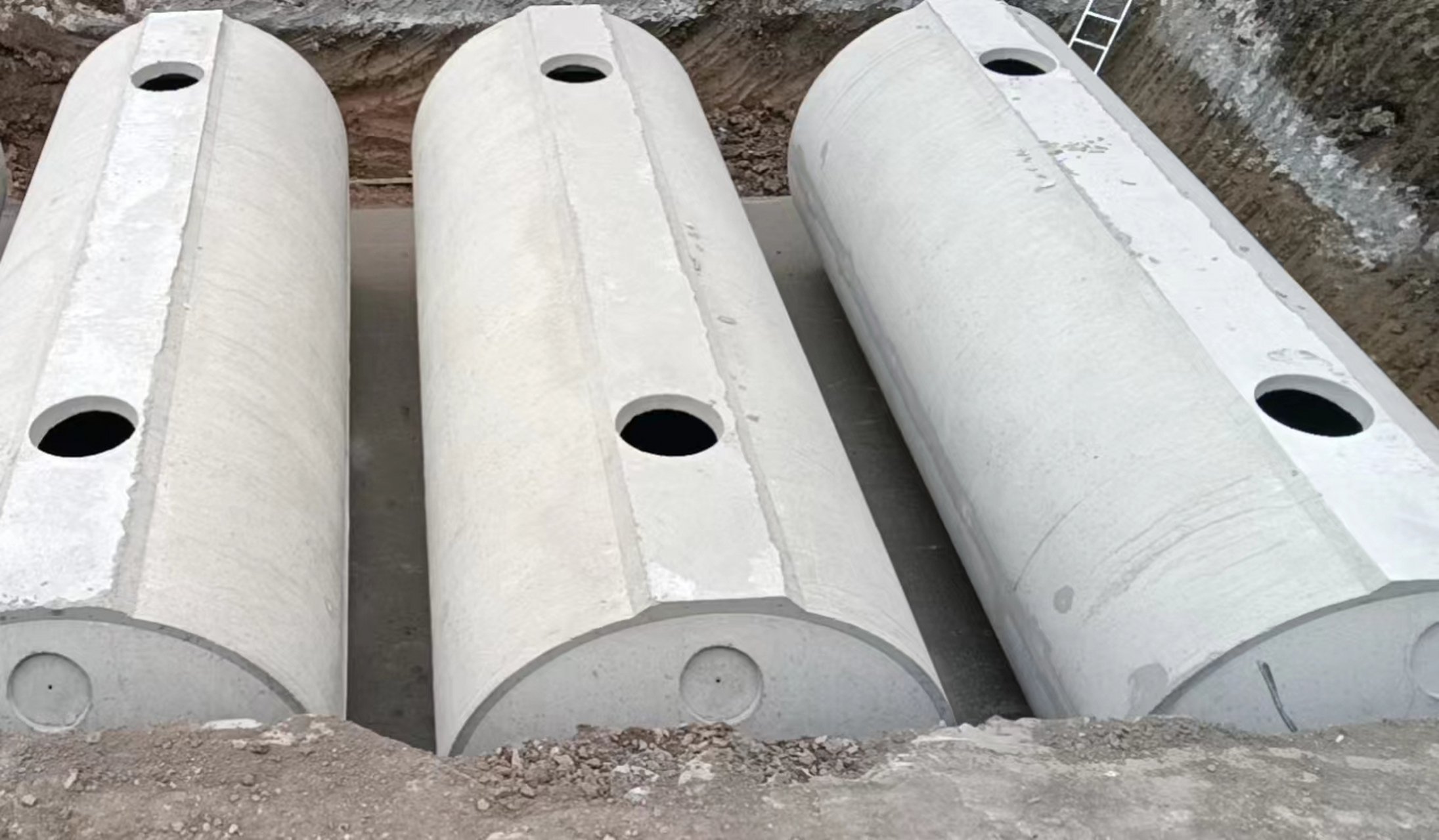 化粪池施工流程:#化粪池生产厂商#  放线开挖基坑:严格控制标高,使进