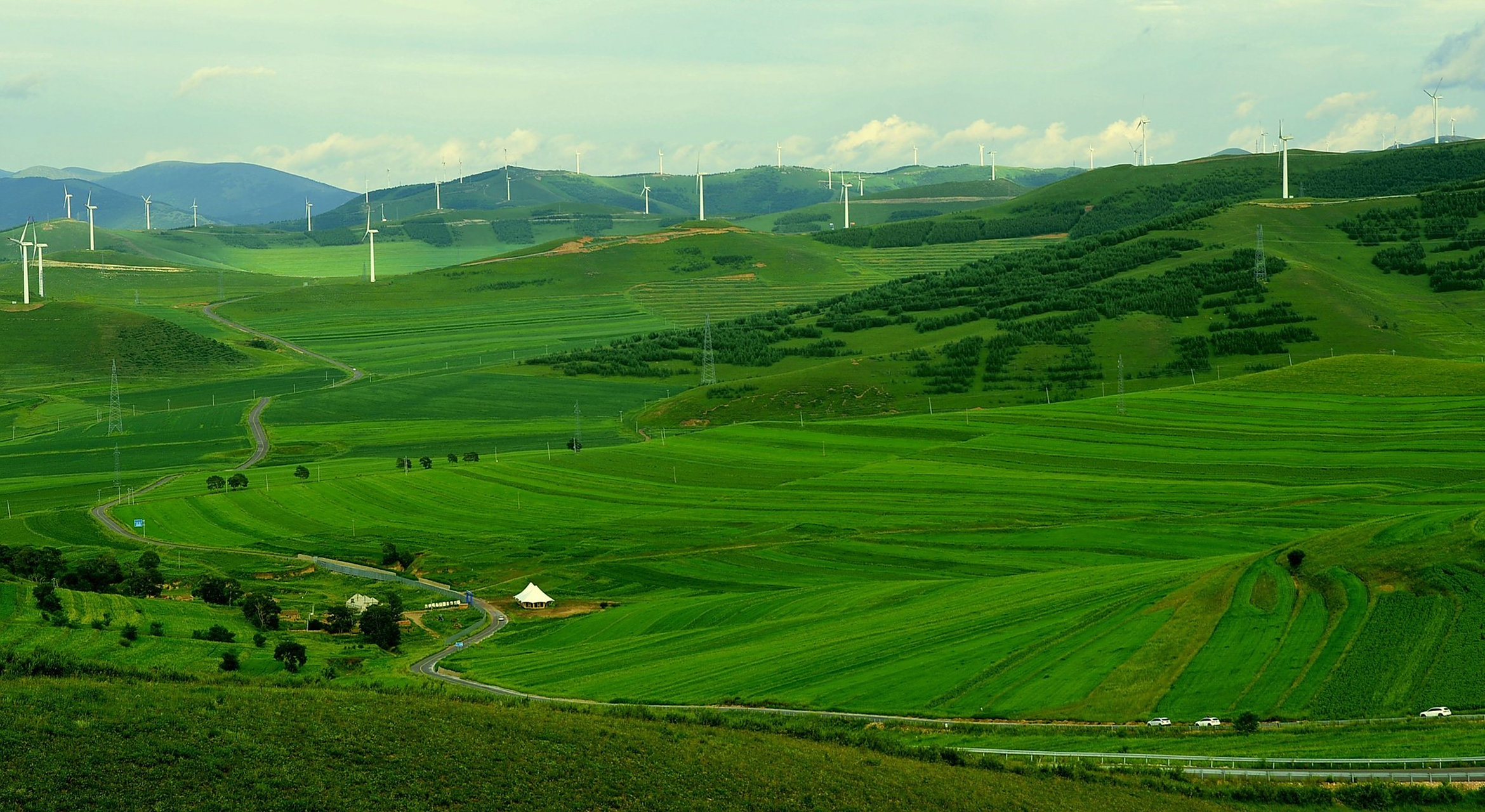 想要感受大自然的美妙与壮观吗?快来张北草原走一走吧!