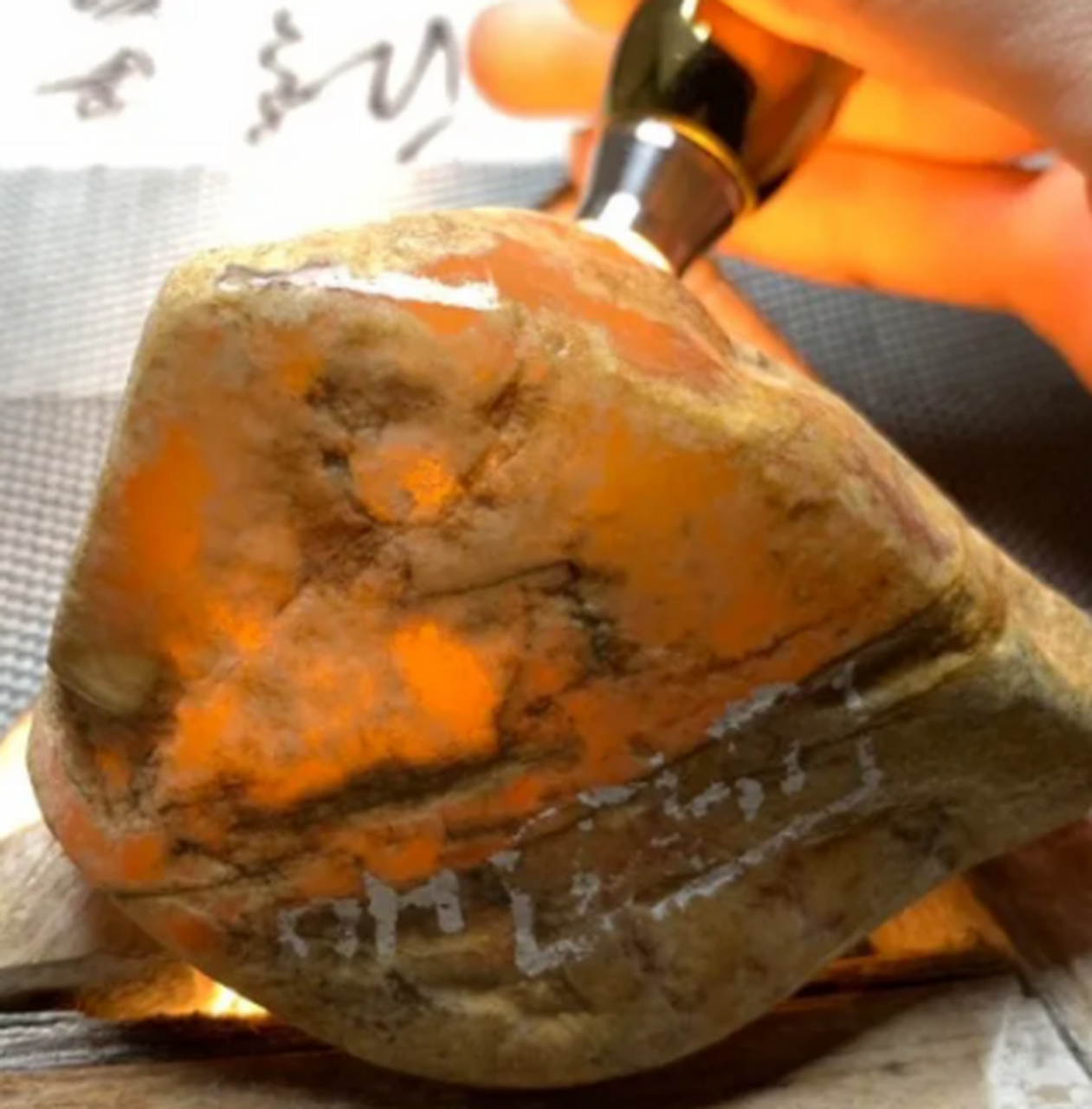 点击头像看直播##翡翠原石#老坑达马坎极品冰黄翡,大面积脱沙,肉趾谮