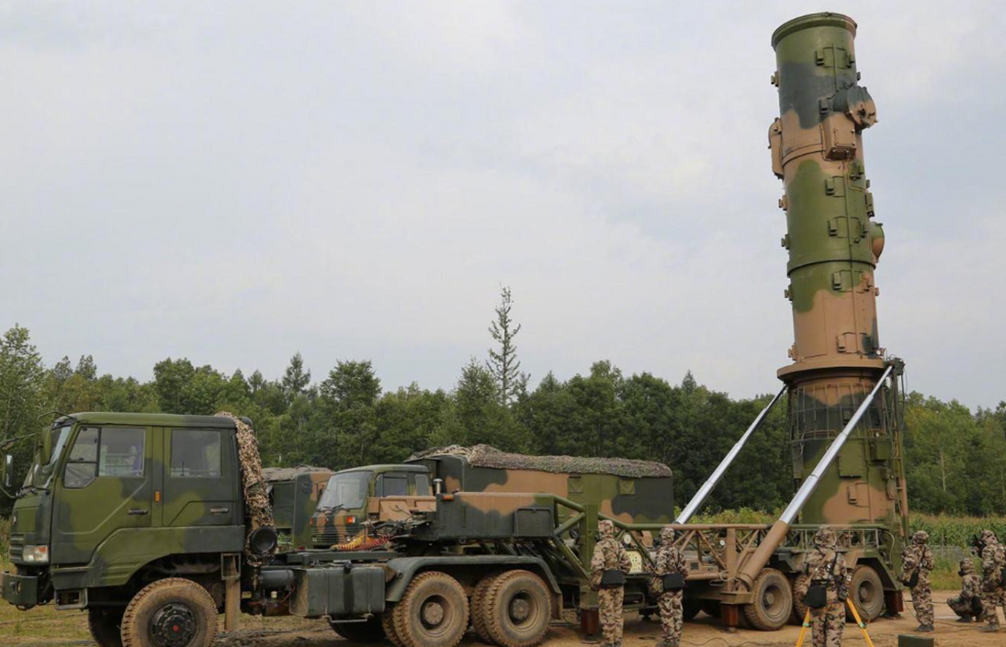 朝鲜试射固体燃料弹道导弹,韩国国防部:拥有比朝鲜更尖端导弹技术