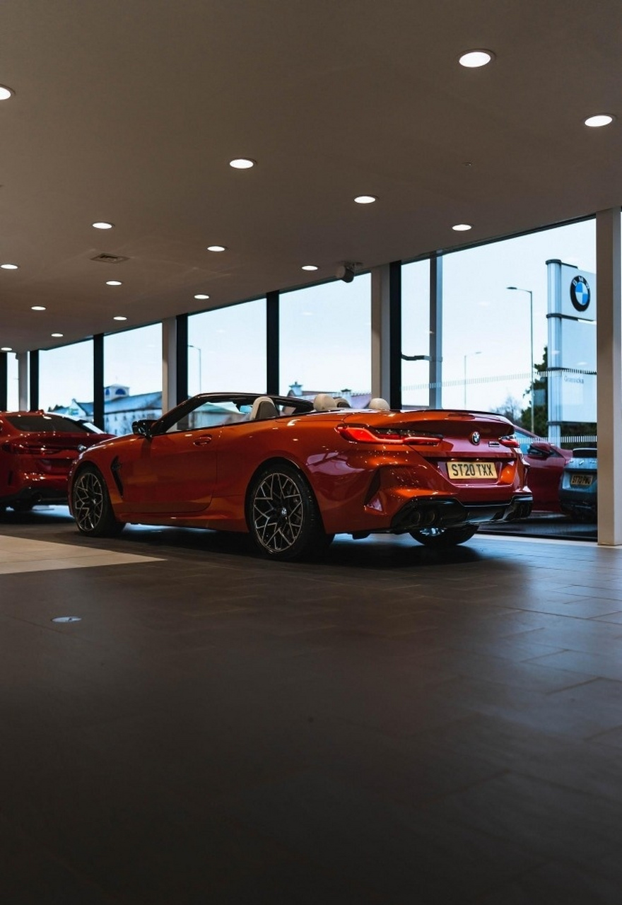 3秒破百地表最快四座敞篷跑车 宝马m8雷霆敞篷版#宝马m8# #嗨玩万圣节