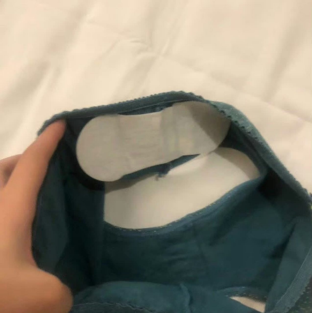 洗完澡后让男朋友帮我穿上卫生巾并交给我[汗]