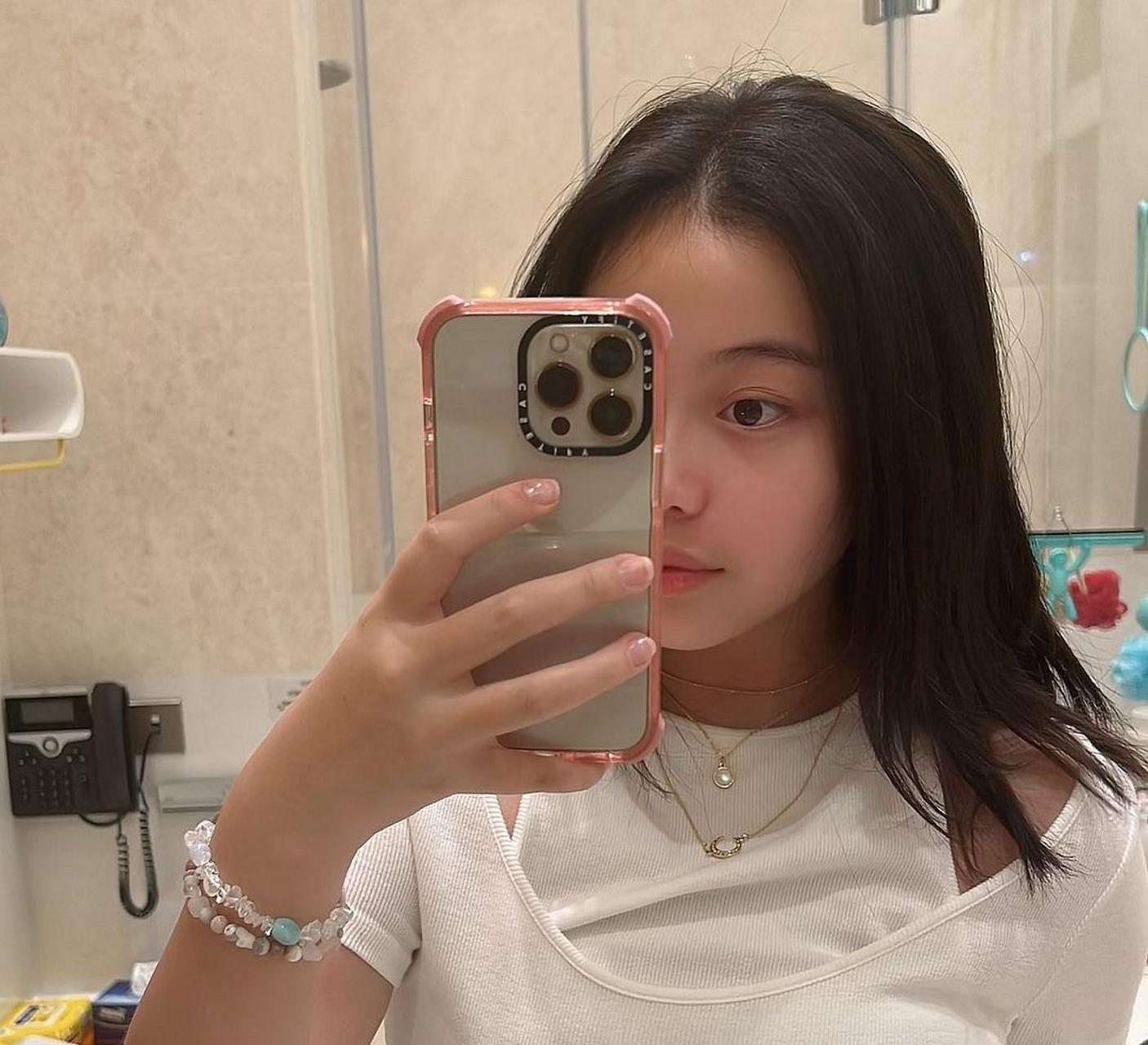 香港富豪刘銮雄女儿刘秀桦近照,这孩子这辈子生活都不用愁