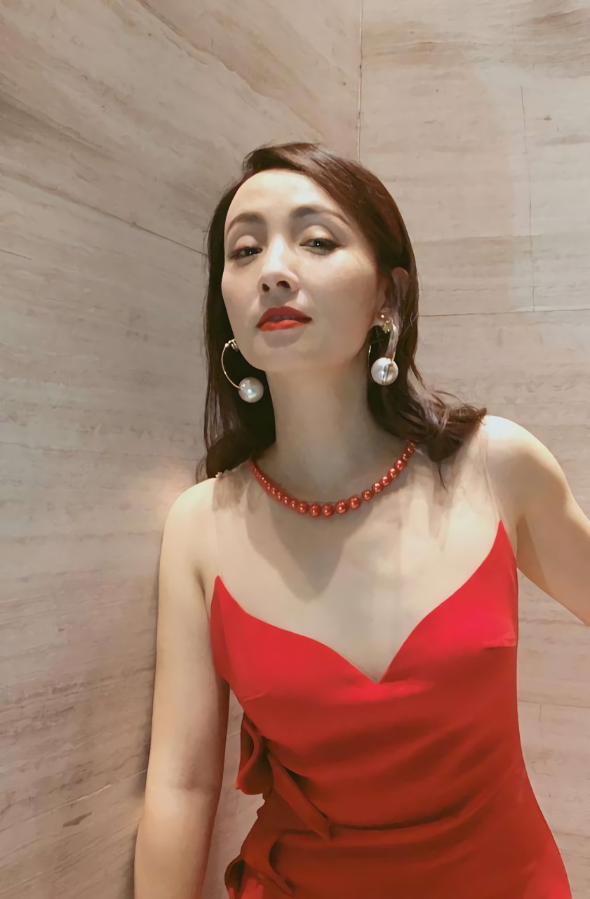 很多人对于陶虹的认识都是因为"小龙女",她的一颦一笑都是那么的天真