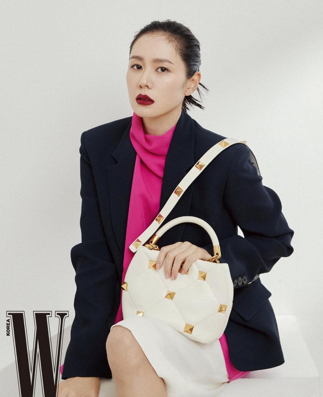 孙艺珍Ⅹ《wkorea》画报 孙艺珍Ⅹ《wkorea》六月刊内页画报,演绎