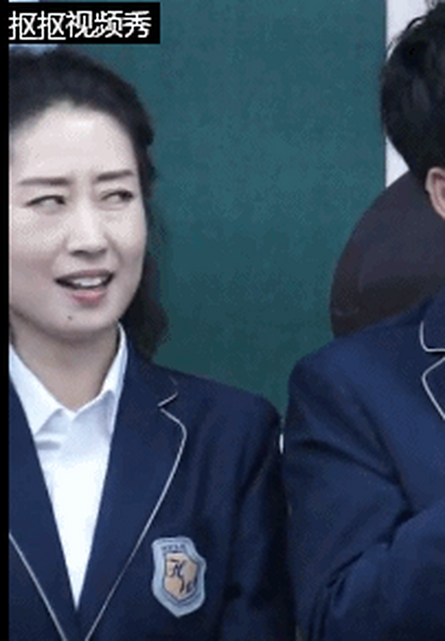 电视剧《楼王之谜》刘敏涛饰演男主角童瞳的妻子岳静水