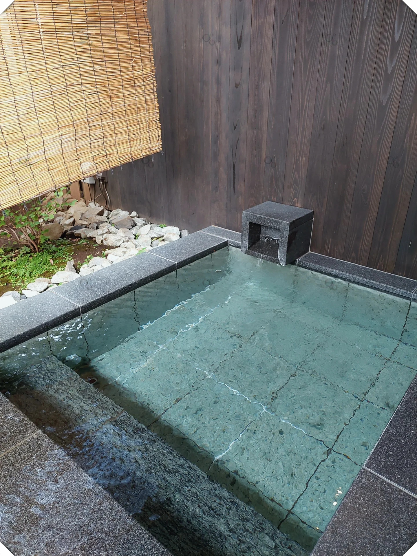 火爆全网的日式温泉体验,让你在繁忙的生活中找到一处安静的避风港