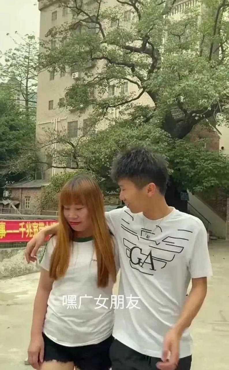 许华升团队的黑广是许华升最得意的徒弟,也是许华升团队中颜值最高的