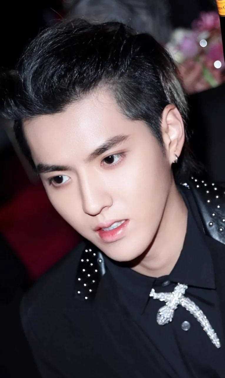 8点,吴亦凡终于回应!