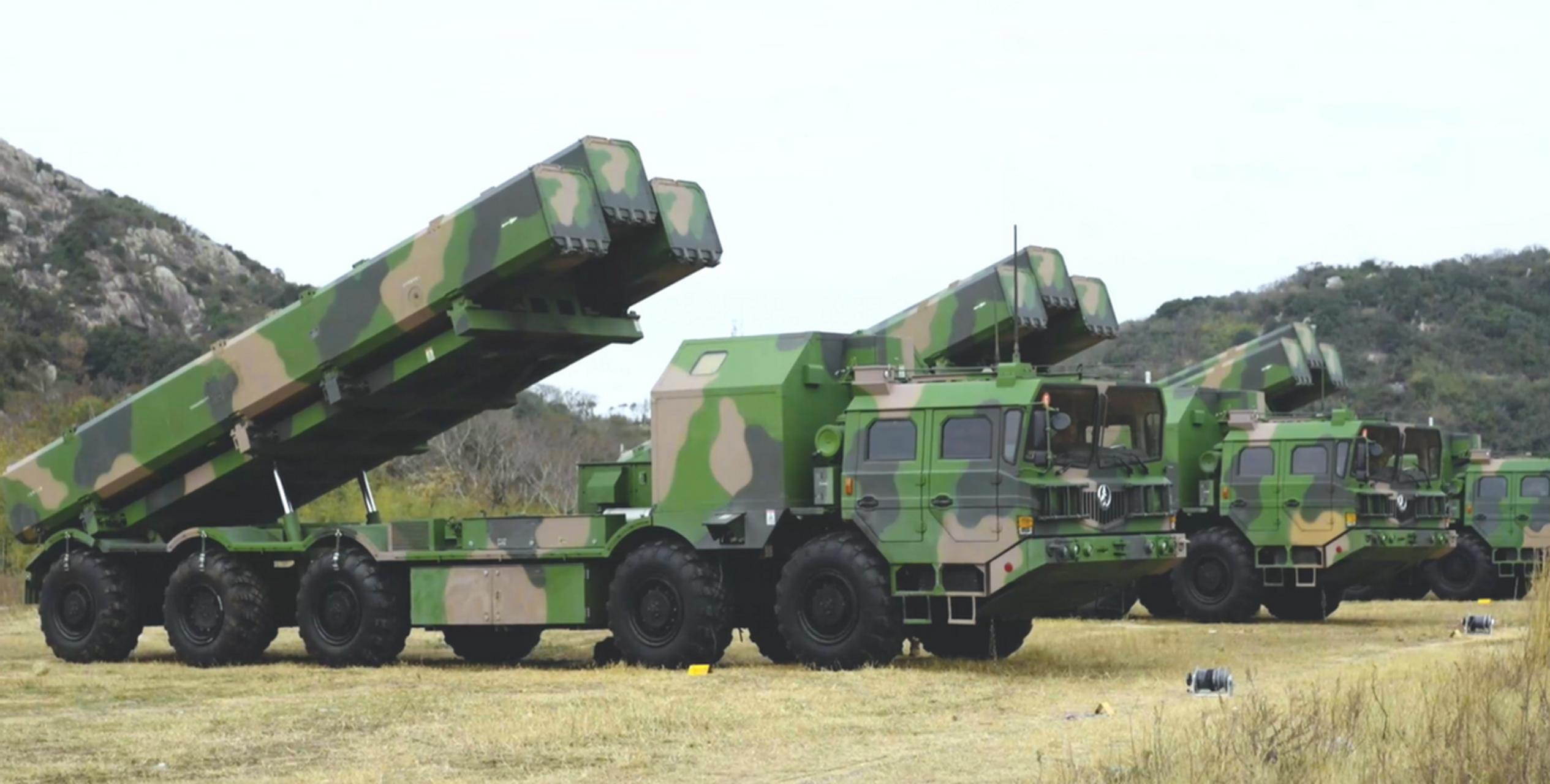 解放军两种重型导弹齐射,亚超结合超水平线打击,可钳住台海两头 尽管