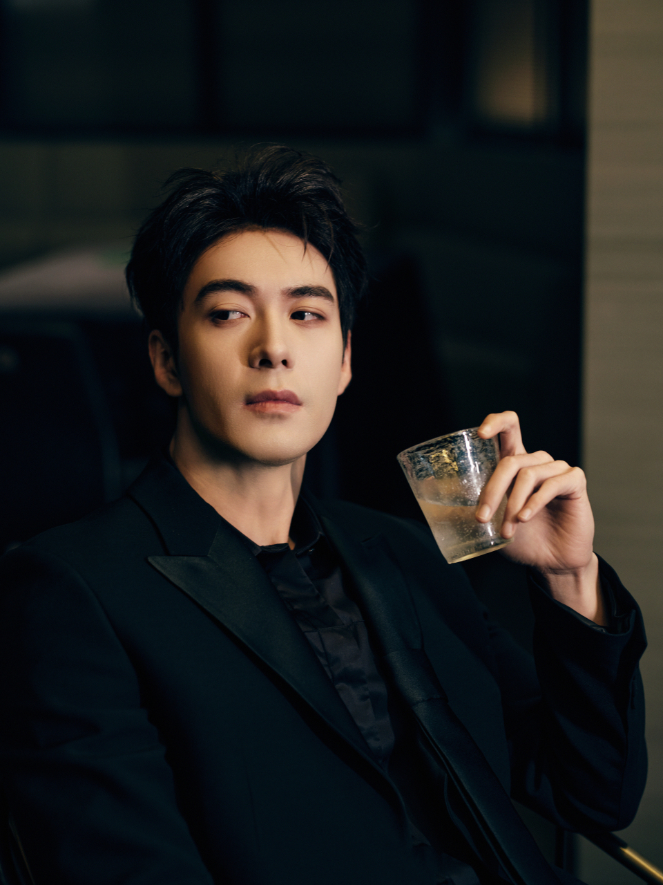 陈星旭最新写真大片,品鉴一下!  #陈星旭# #冬天最佳打开方式