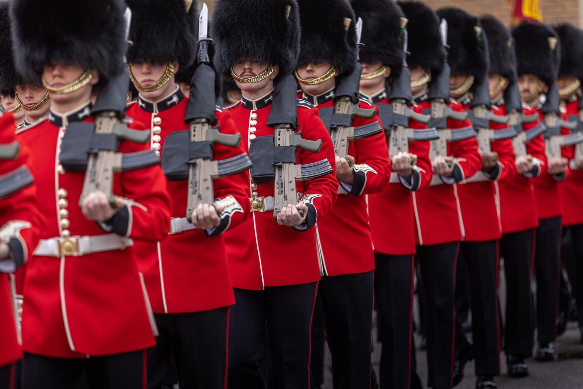 将参加查尔斯王加冕仪式的英国皇家威尔士卫队