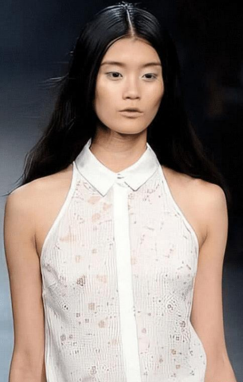 考古奚梦瑶模特时期的照片,亲妈都不一定认得出啊.