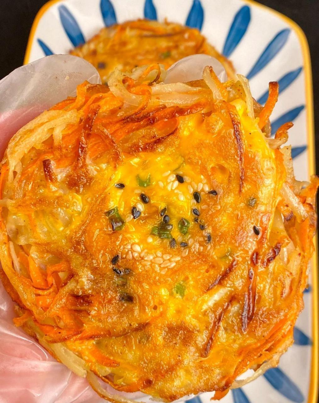 再发一次今天分享超级无敌的土豆丝鸡蛋饼,焦香软糯,香酥可口,味道真