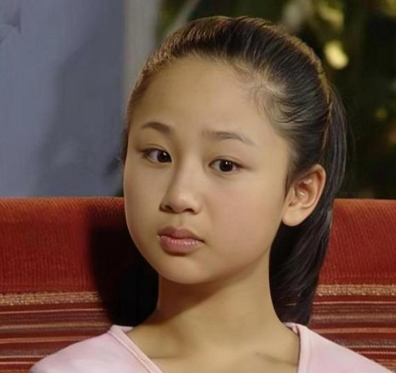 小时候的杨紫和现在的杨紫,张开了之后,真是实现了颜值大逆袭!