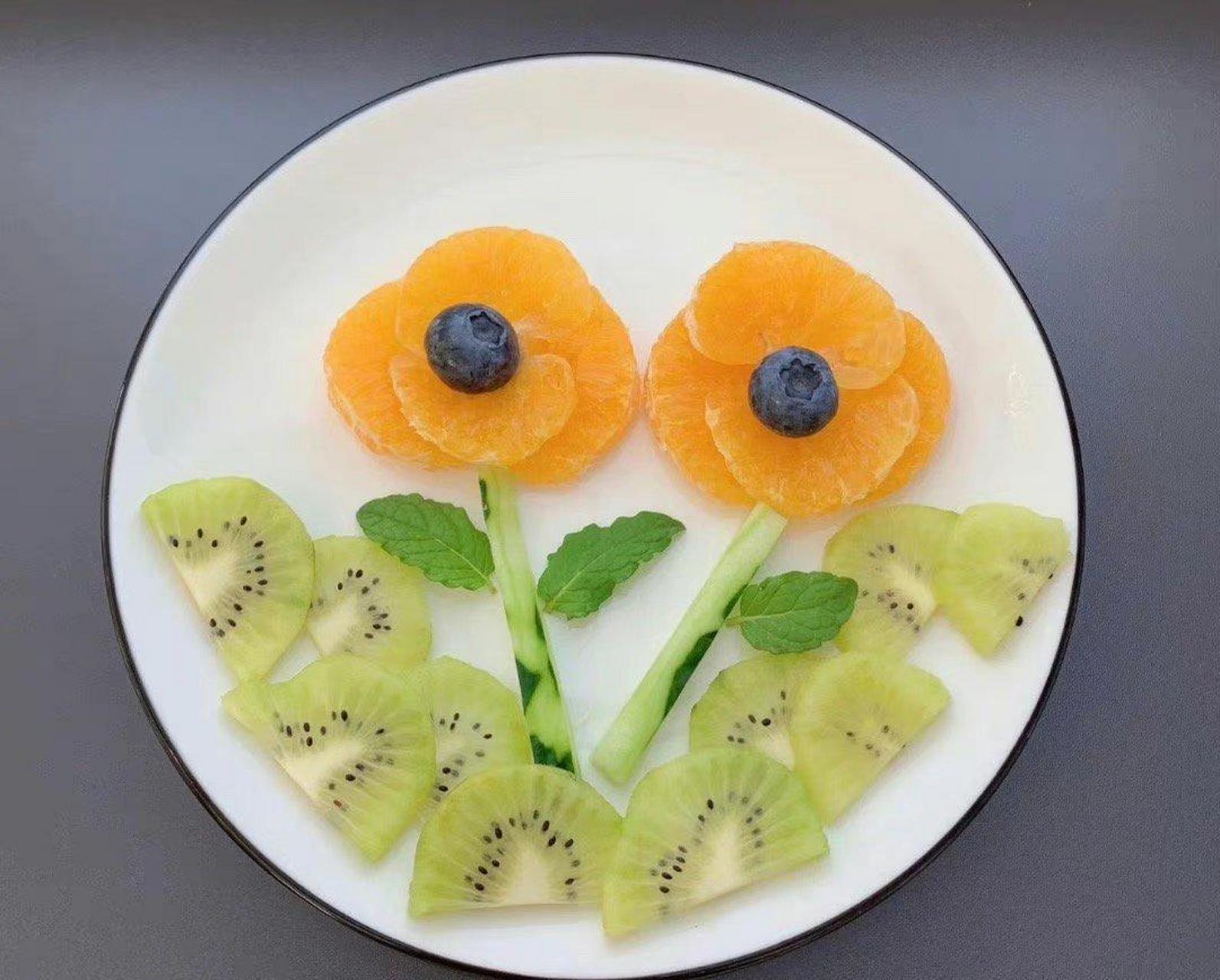 "简单易学的水果拼盘"