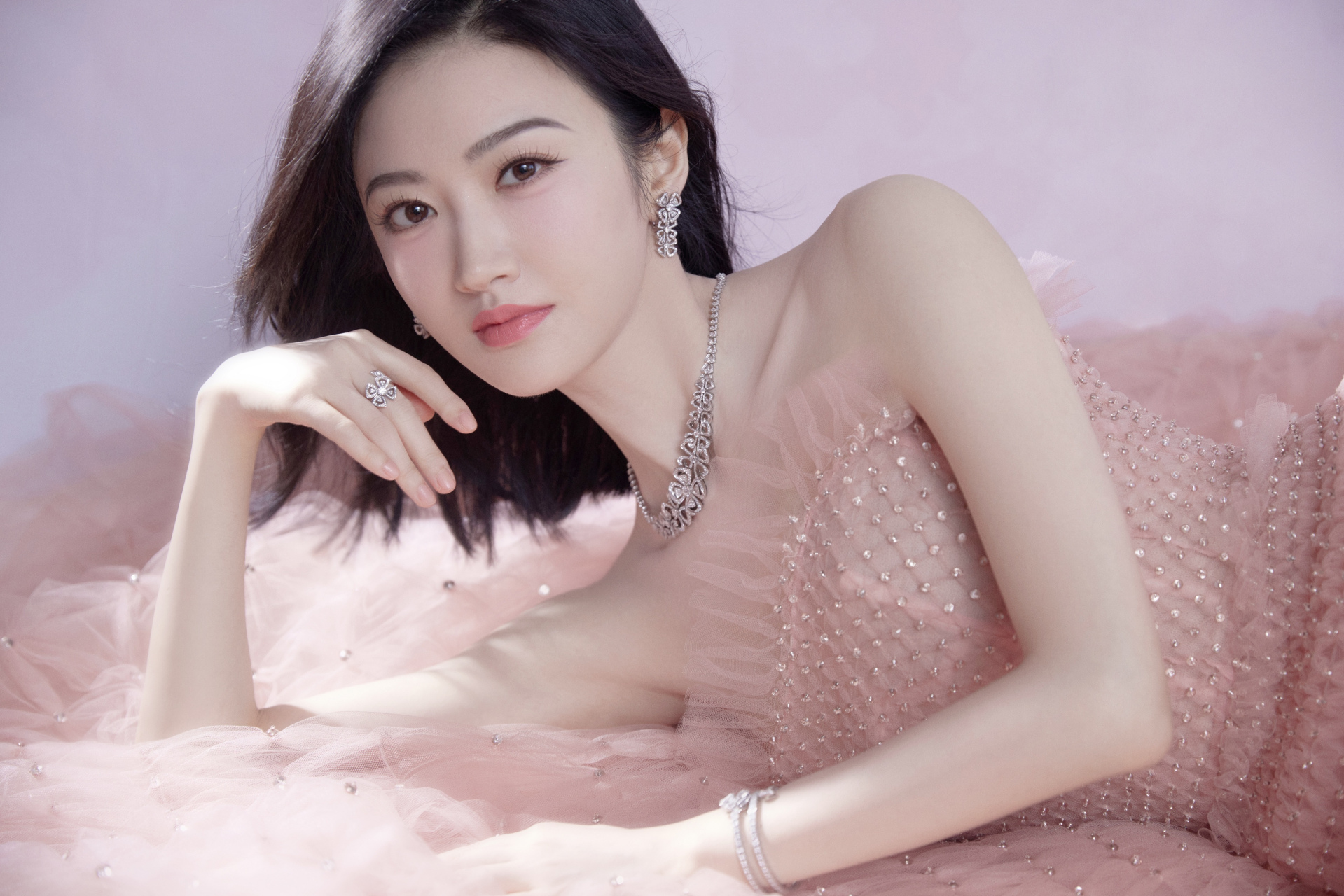 景甜 眸间低语,清雅浪漫, 温柔之粉沉醉美好时光, 景甜粉色闪钻抹胸纱