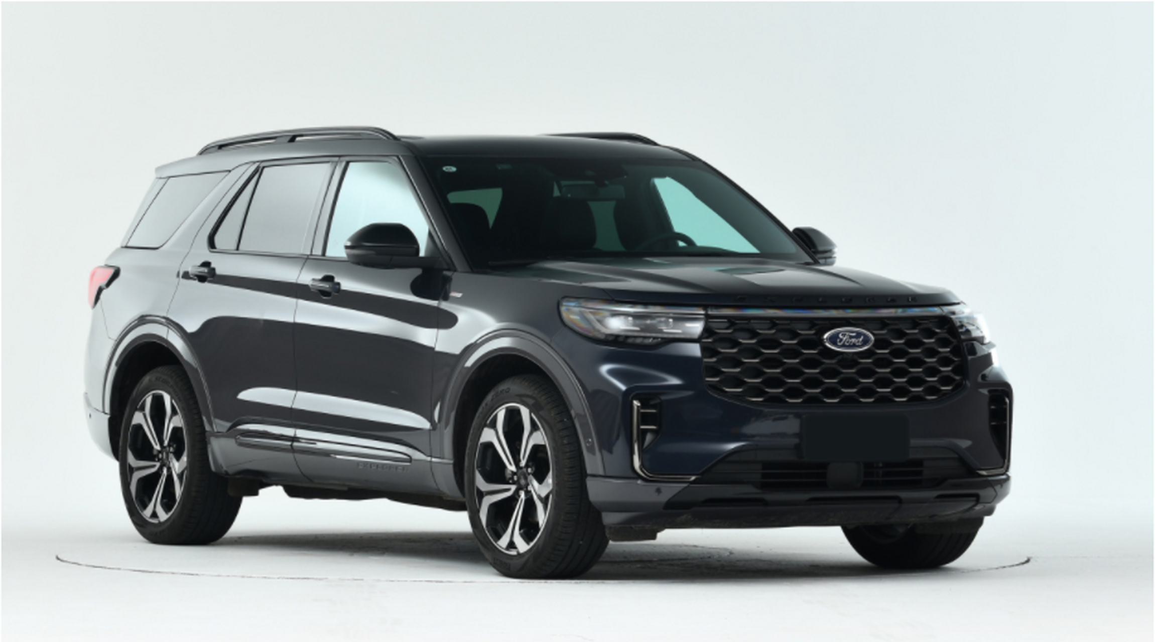 喜欢"大车"是人的天性,福特探险者就足够大.